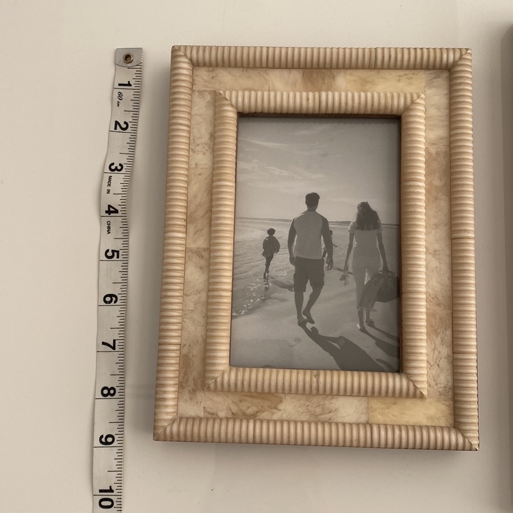 Bundle up with three frames - Picture 7 of 13